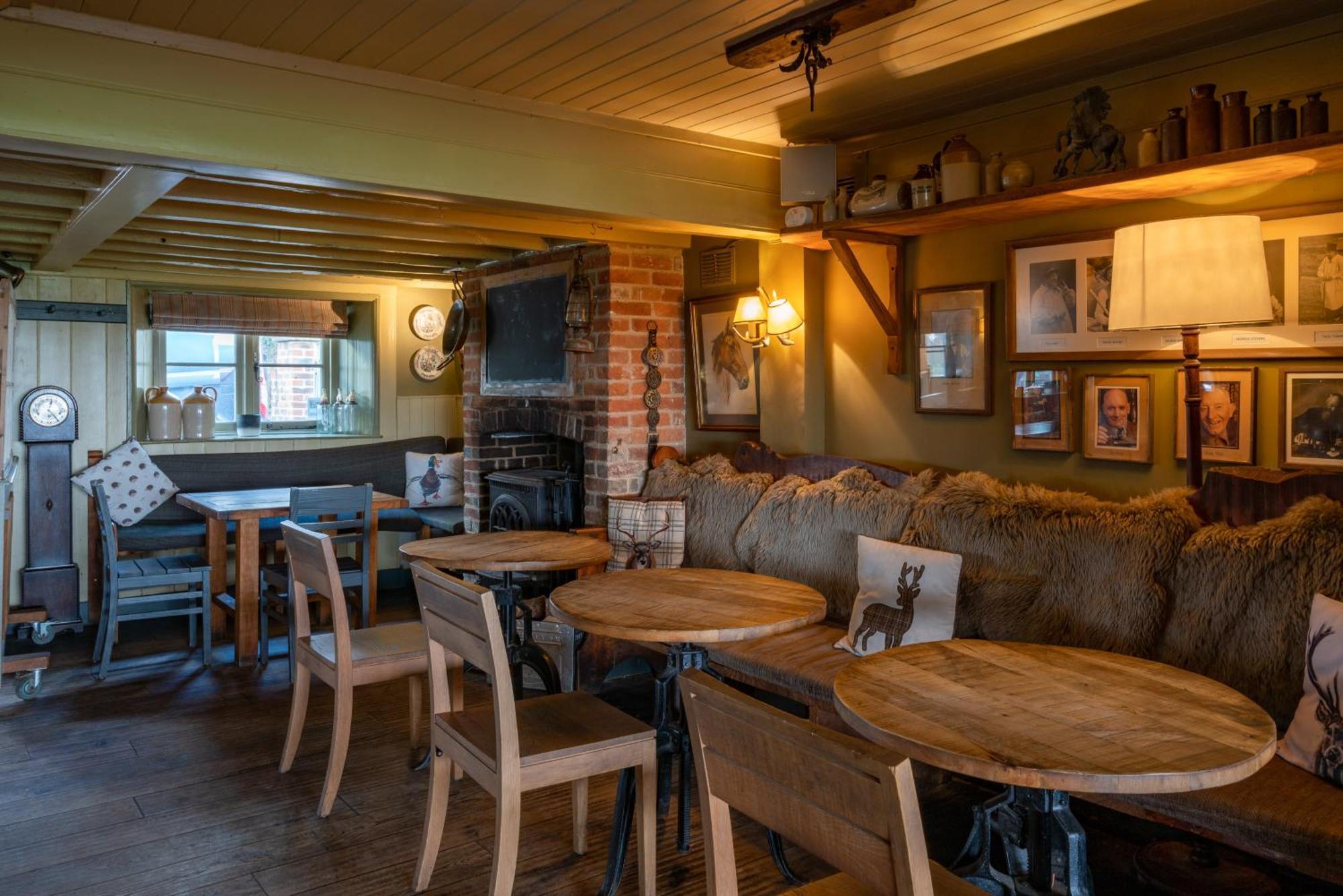 The Welldiggers Arms Bed & Breakfast Petworth Exterior photo
