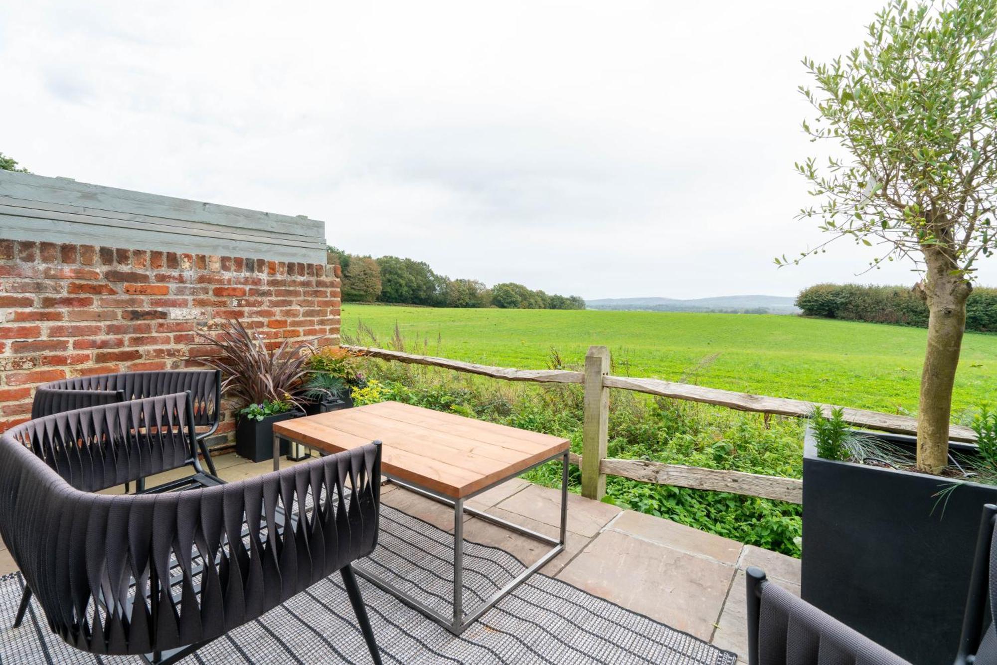 The Welldiggers Arms Bed & Breakfast Petworth Exterior photo